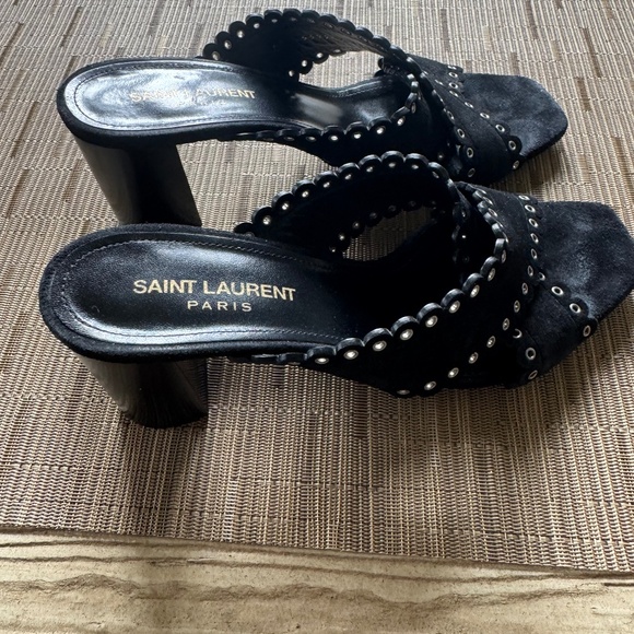 Saint Laurent Shoes - Saint Laurent Loulou suede grommet heel